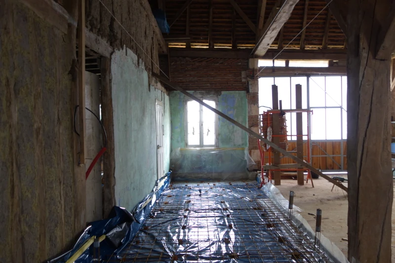 Mise en place du polyane et du ferraillage.