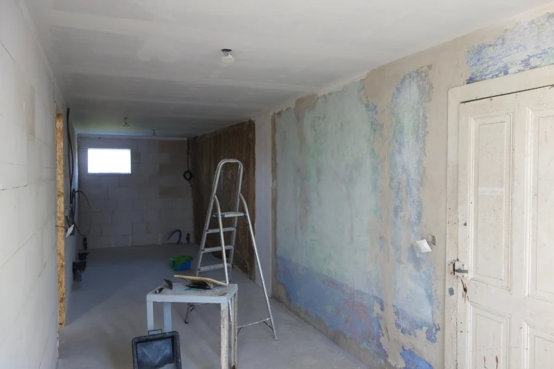 De l'autre coté du mur en colombage, accès aux tiges filetées.