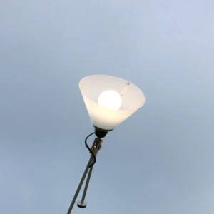 la lampe éclaire le ciel
